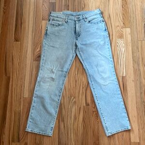 Light wash 514 Levi’s jeans